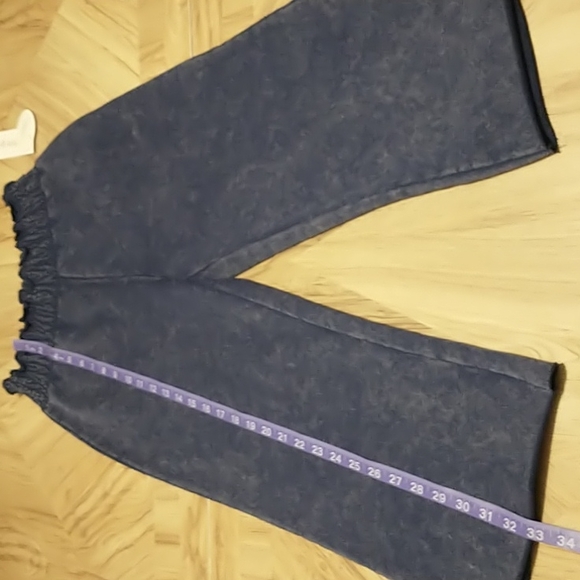 Madden Girl Medium Wide Leg Sweats - Picture 2 of 11